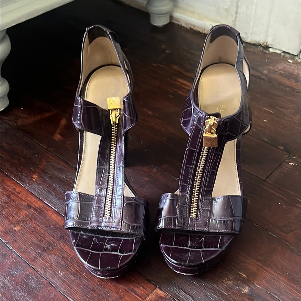 Michael Kors Purple Heels Classic Design
